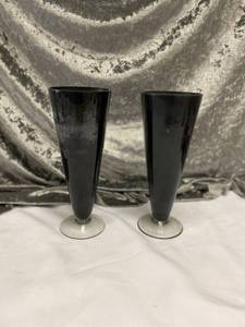 lot 646 image: 2 Black Footed Champagne Flutevase