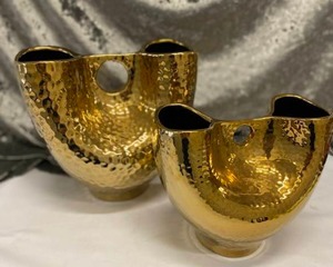 lot 651 image: Gold Vases