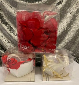 lot 670 image: Flower Girl Baskets (2) and Silk Rose Pedals