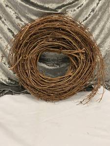 lot 675 image: Grapevine