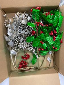 lot 676 image: Assorted Christmas Springs