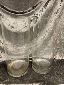 lot 710 image: 2 Glass Vases