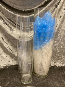 lot 713 image: 3 Tall Glass Vases