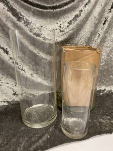 lot 715 image: 3 Tall Glass Vases
