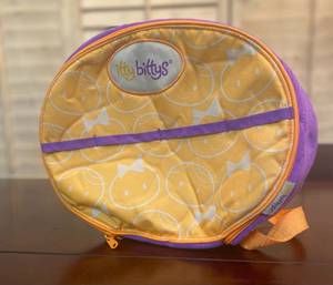 lot 205 image: Itty-bitty Backpack Carrying Case