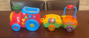 lot 207 image: Fisher-Price Laugh and Learn Puppys Smart Stage