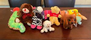 lot 211 image: Miscellaneous Stuffed Toys (a few TY Beanie Babies)