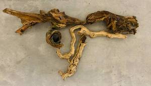 lot 322 image: Decorative Wood Pieces