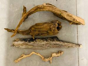lot 336 image: Decorative Wood Pieces