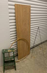 lot 595 image: Wooden Step ladder, Hula Hoop, piece of plywood and Tripod Wreath Display