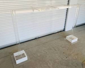 lot 161 image: Lucite Table Arch
