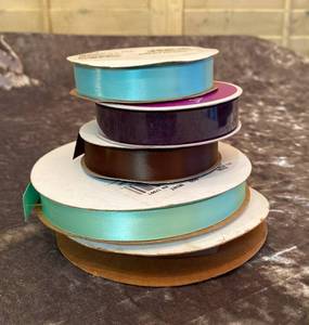lot 727 image: Various Spools of Ribbon - See Pictures for width and colors