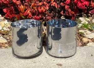 lot 459 image: 2 Silver Mirror Glass Planters