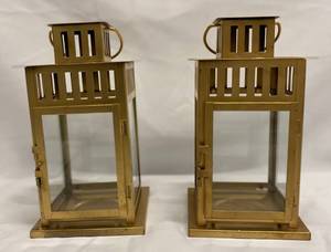lot 473 image: Gold Lanterns (2)