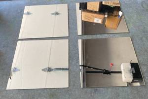 lot 500 image: 12 x 12 Mirrored Tiles