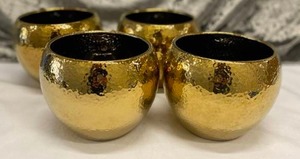 lot 619 image: Gold Textured Pots (4)