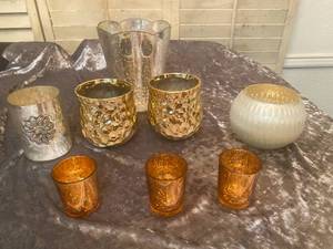 lot 747 image: Votive Candle Holders (8)