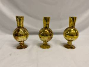 lot 318 image: Gold Glass Bud Vase (3)