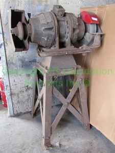 lot 9 image: Vintage United States Electrical tool Co. grinder motor