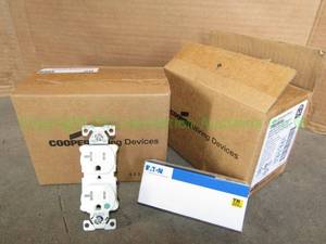 lot 20 image: Eaton Arrow Hart heavy-duty hospital grade duplex receptacles, 2 boxes, never used