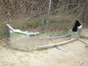 lot 254 image: Chevrolet front bumper