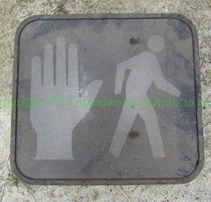 lot 257 image: Duralight model JXM-400VIA-IL traffic crosswalk signal