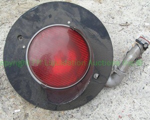 lot 260 image: Railroad crossing lamp