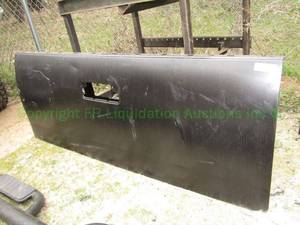 lot 265 image: Toyota Tundra tail gate