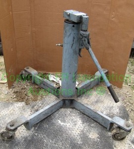 lot 269 image: Industrial pneumatic jack