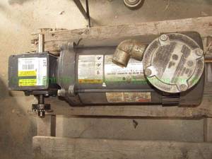 lot 247 image: Dayton 34hp hazardous location motor with attached drive gear