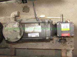 lot 246 image: hazardous location motor with attached drive gear