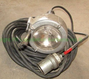 lot 211 image: Incandescent explosion proof utility lamp