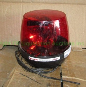 lot 198 image: Whelen RB6P red flashing emergency strobe light with magnetic base