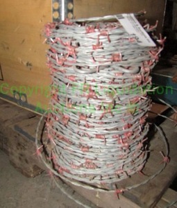 lot 194 image: Roll of barbed wire