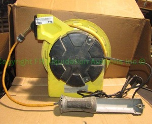 lot 179 image: Aero-motive retractable task light model RI51S13GGG