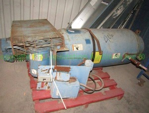 lot 165 image: Upright air compressor