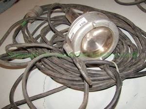 lot 159 image: Incandescent explosion proof utility lamp