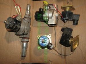 lot 147 image: Solenoid water valves