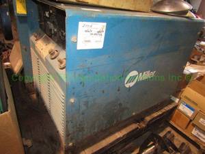 lot 112 image: Miller SRH-444 constant current DC arc welding power source