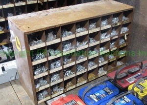 lot 33 image: Hardware storage cabinet with assorted hardware as shown