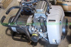 lot 87 image: Briggs & Stratton commercial engine