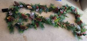 lot 147 image: LONG LIGHTED GARLAND IN STYLE, COLOR, AND CONDITION SHOWN. ONE PIECE