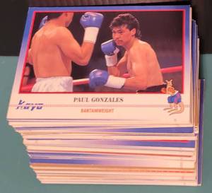 lot 172 image: LOT OF ASSORTED BOXING TRADING CARDS AS SHOWN.