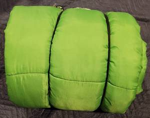 lot 226 image: SLEEPING BAG AS SHOWN.