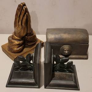 lot 233 image: ASSORTED HOME DECOR AS SHOWN.