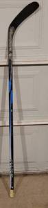 lot 265 image: BRET HULL SIGNED HOCKEY STICK AS SHOWN.