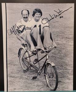 lot 268 image: 8 X 10 PHOTO SIGNED BY FORMER COWBOYS PLAYERS CLIFF HARRIS #43 AND CHARLIE WATERS #41 AS SHOWN.