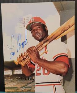 lot 270 image: 8 X 10 PHOTO SIGNED BY FORMER CARDINALS PLAYER LOU BROCK AS SHOWN.