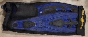 lot 288 image: BODY GLOVE UNDERWATER FINS IN STORAGECARRYING BAG AS SHOWN.