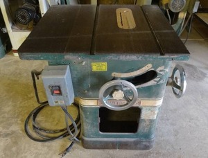 lot 8 image: Powermatic Model 66 Table Saw w Leeson 3HP 3 Phase Motor & 38 Extension
